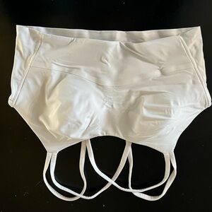 Lululemon Women's White Like a Cloud sports bra